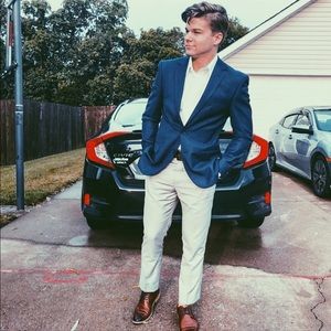 Meet your Posher, Devin